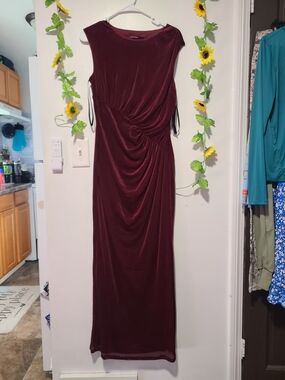 Nwt Maggy London sz 6 Burgundy Long Maxi Dress